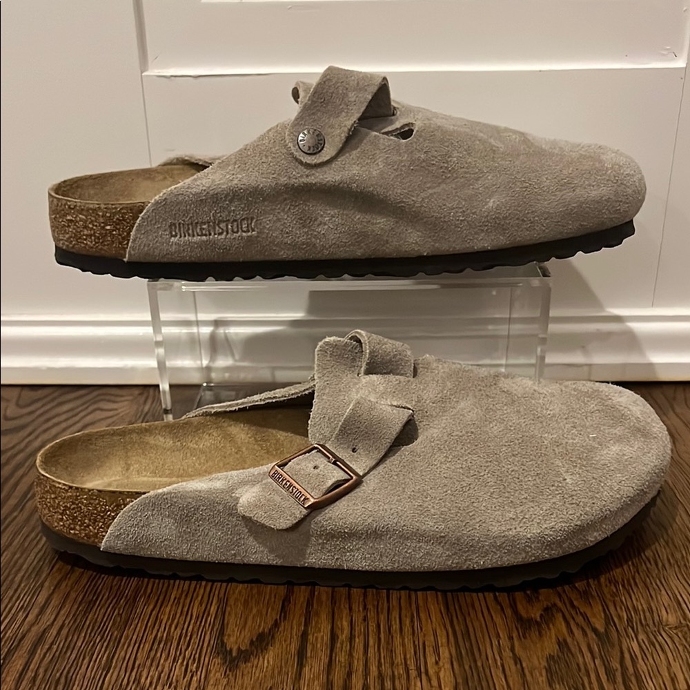Birkenstock Men's Gray Suede Clogs, size 11